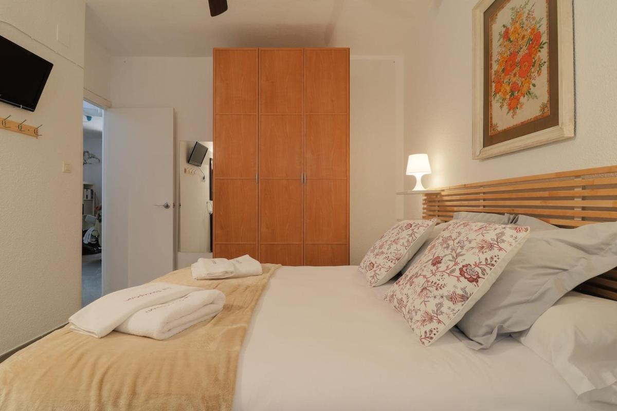 Seaside 2 Bedrooms By the Center Málaga Buitenkant foto